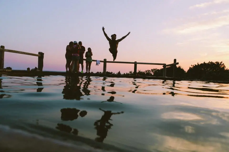Fim de tarde na água quente