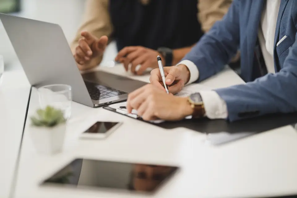 Reunião com cliente no escritório